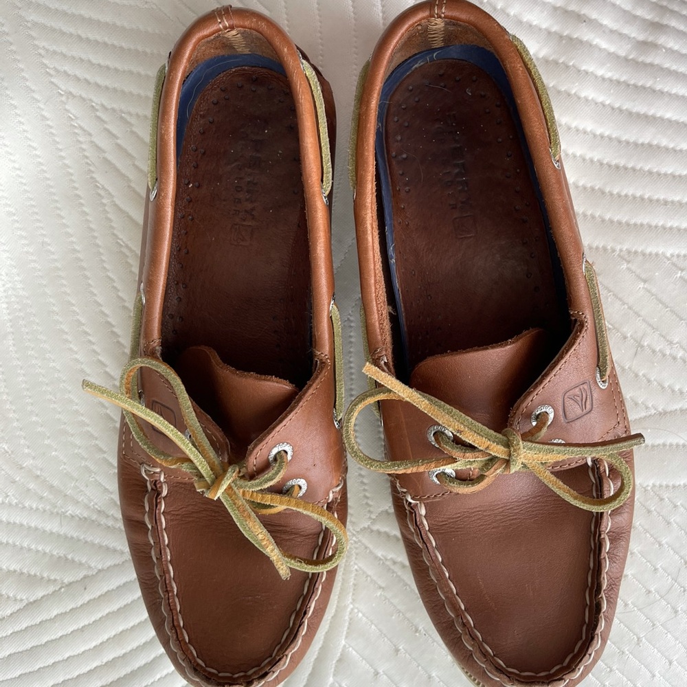 Sperry boat shoes size 7